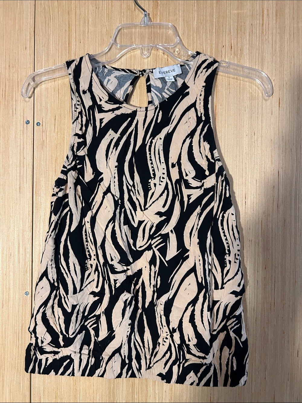 Evereve Black & Cream Abstract Sleeveless Camisole
